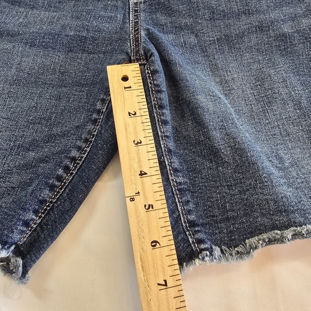 Old Navy Denim Shorts Boys Karate Slim Size 14/16 - Picture 3 of 8